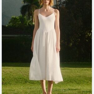 NWT • Aritzia • Wilfred Influence Linen Maxi Dress